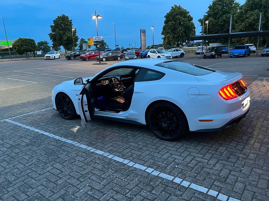 Ford Ford Mustang GT 5.0