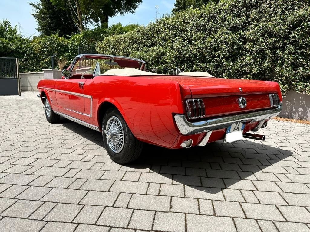 Ford Ford Mustang convertible
