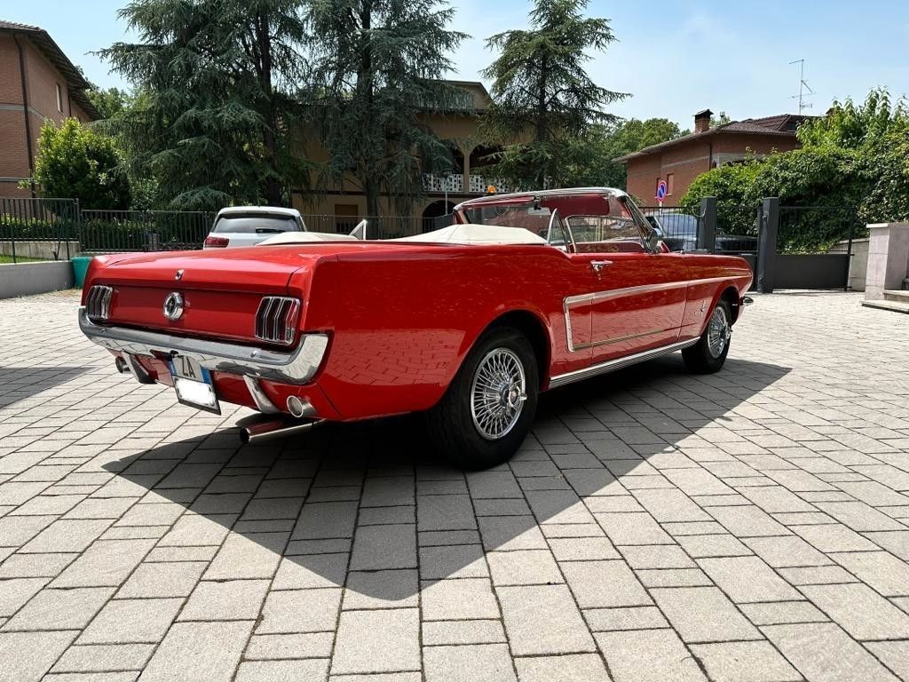 Ford Ford Mustang convertible