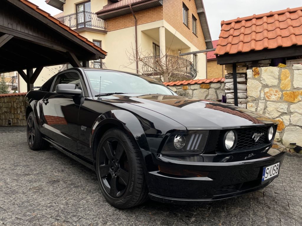 Ford Mustang GT 4.6 premium ALL BLACK one and only