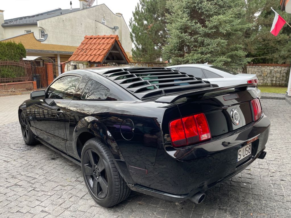 Ford Mustang GT 4.6 premium ALL BLACK one and only