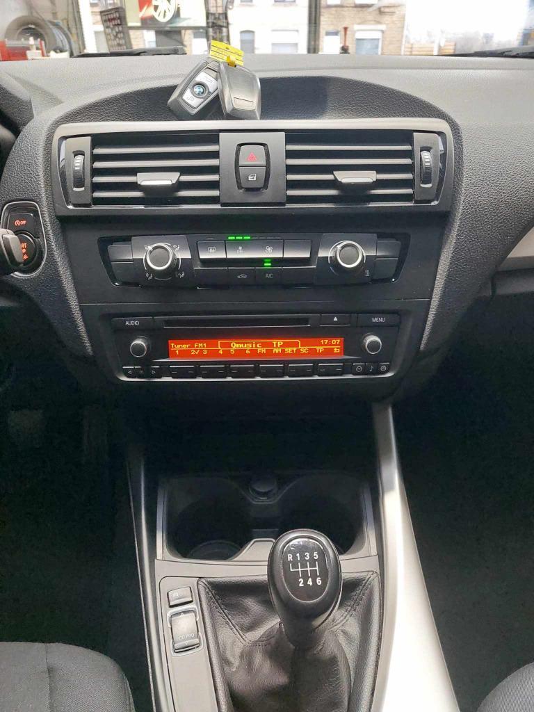 BMW 114i ~ garantie ~ état neuf ~ climatisation