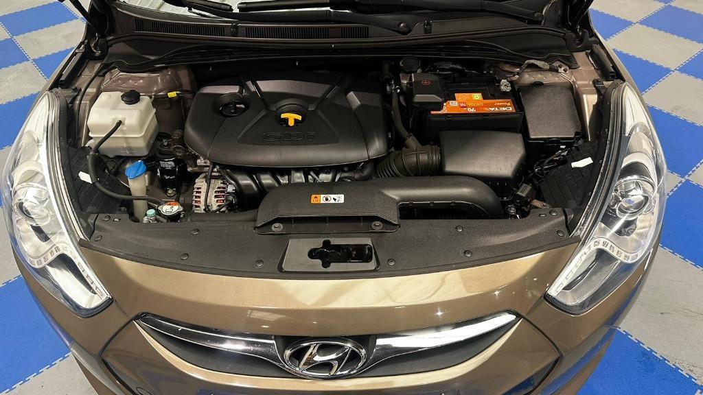 Hyundai i40 essence Automatique année. 2014 114000km OHB