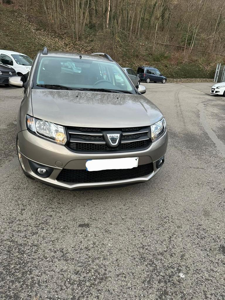 Dacia logan break 0.9 Essence/177000km/ prête à immatriculé